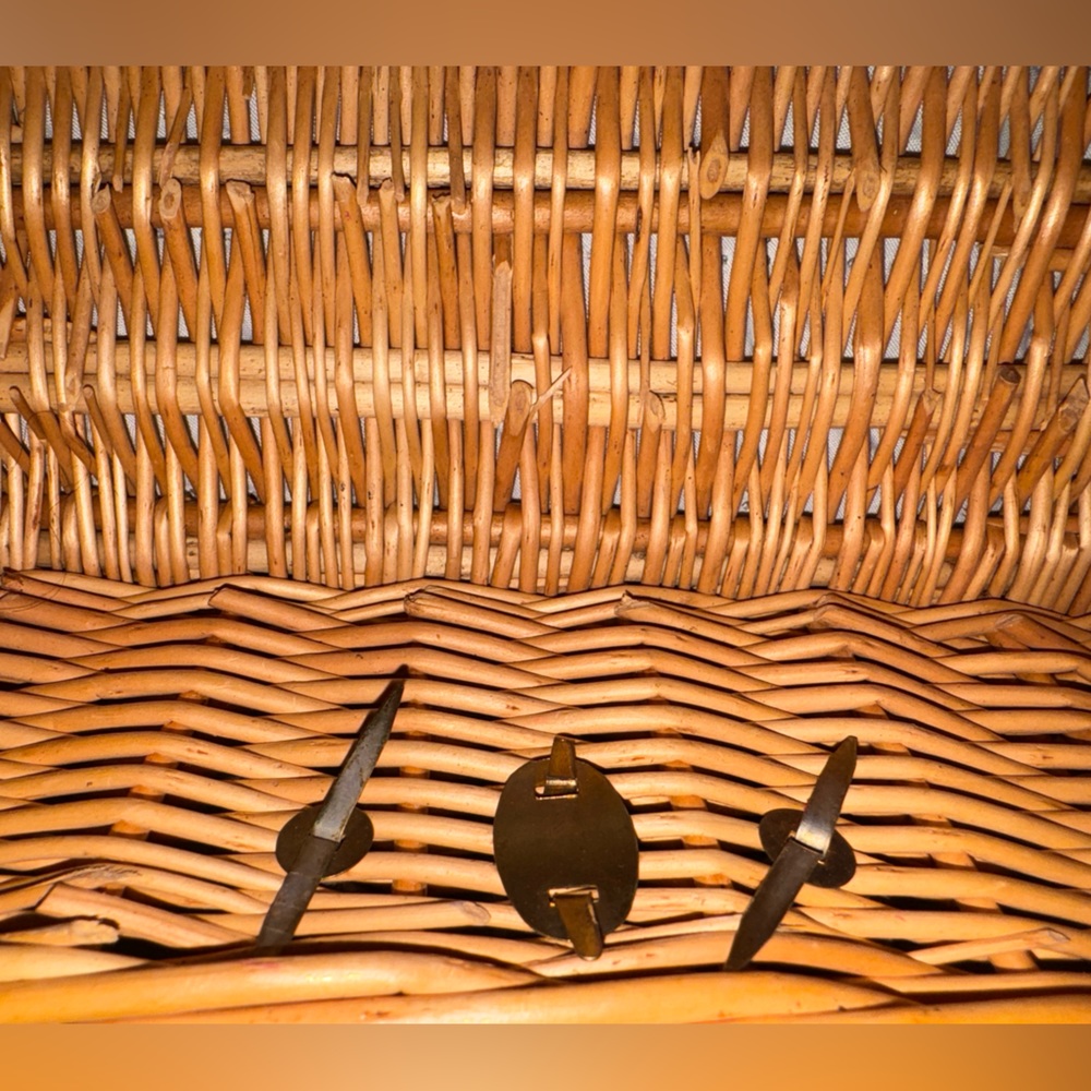 Wicker basket with handle, 10 x 6 1/2 - Picture 4 of 16